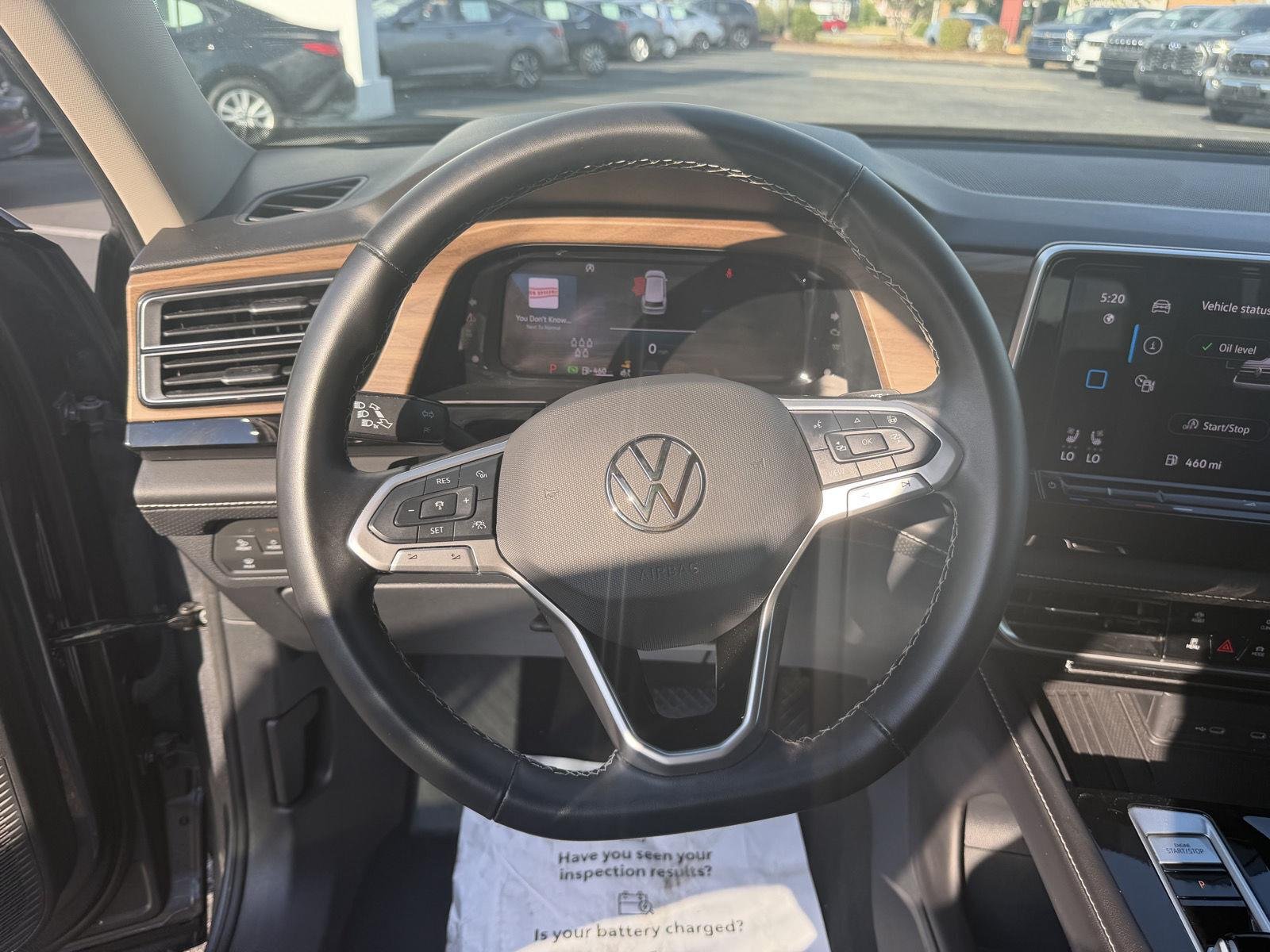 Used 2025  Volkswagen 2.0T SE w/Technology image 17