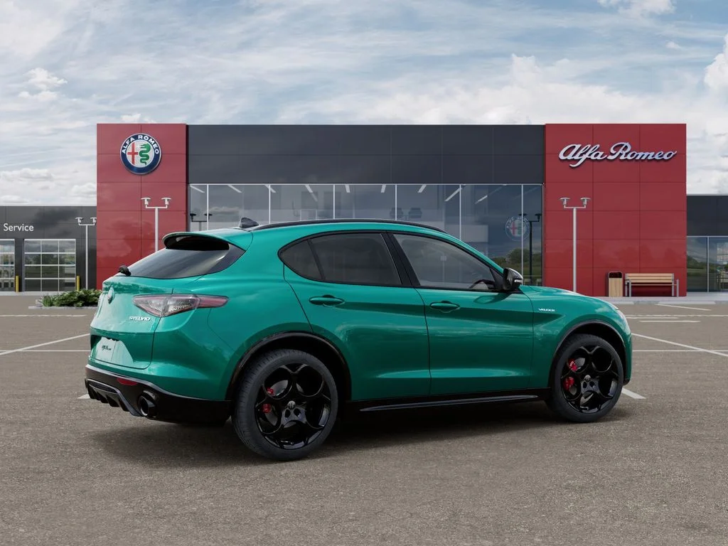 New 2026 Verde (Green) Fangio Metallic Exterior Paint Alfa Romeo Veloce image 4