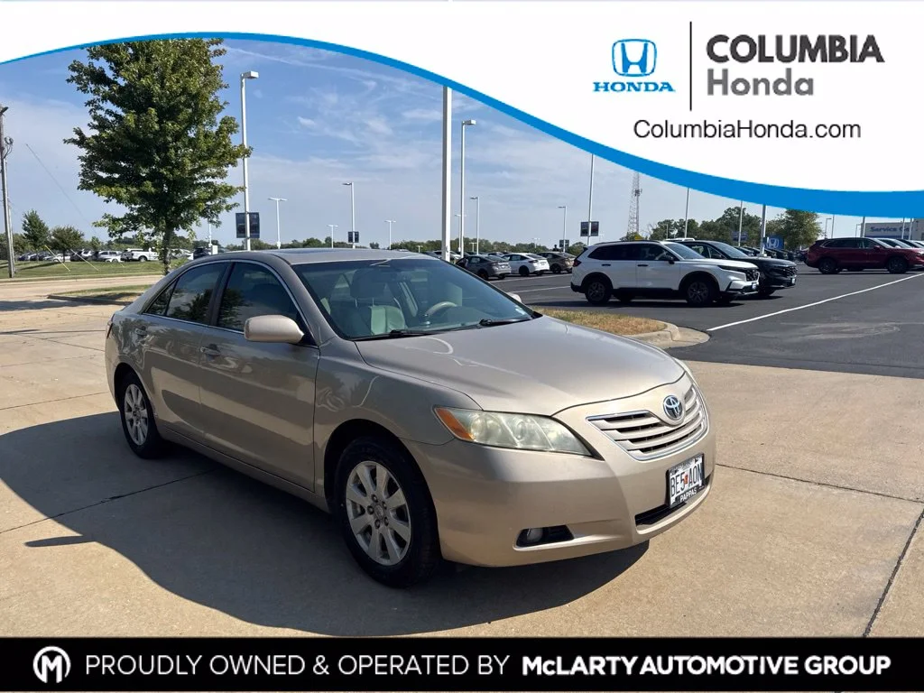 Used 2008  Toyota XLE image 1