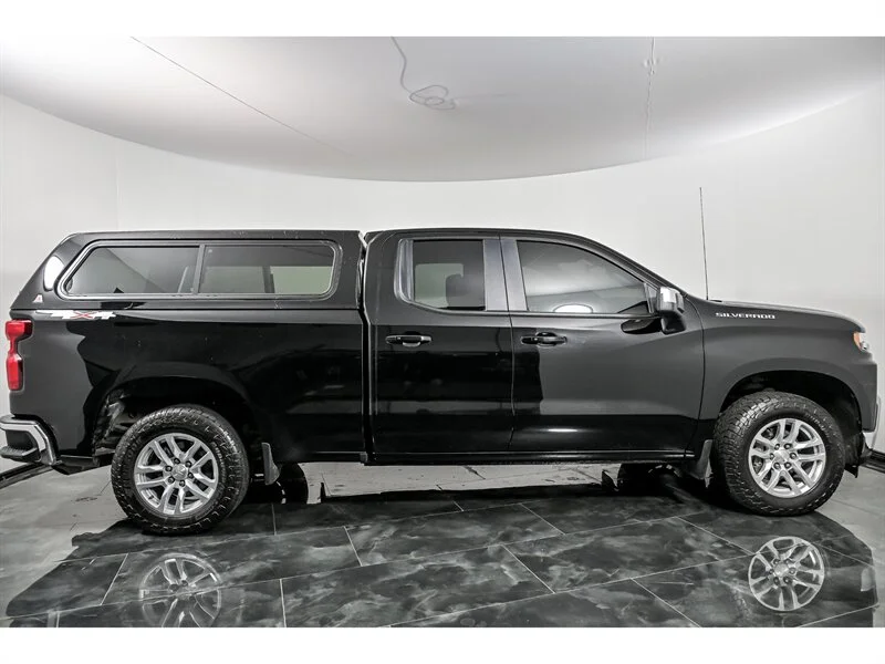 Used 2019 Black Chevrolet LT image 9