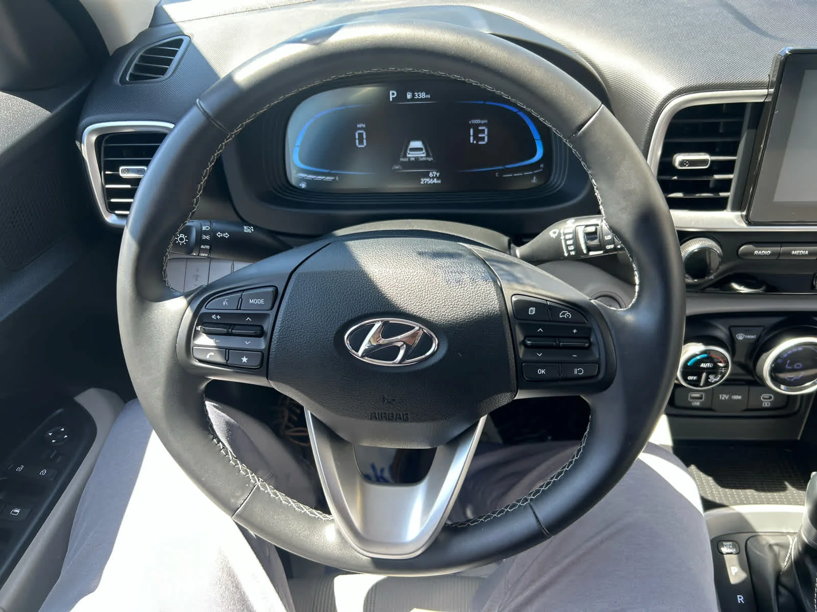 Used 2025 Mirage Green Hyundai SEL image 17