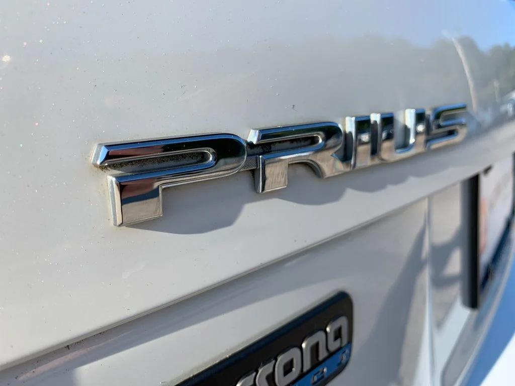 Used 2015 White Toyota Persona Series Special Edition image 36