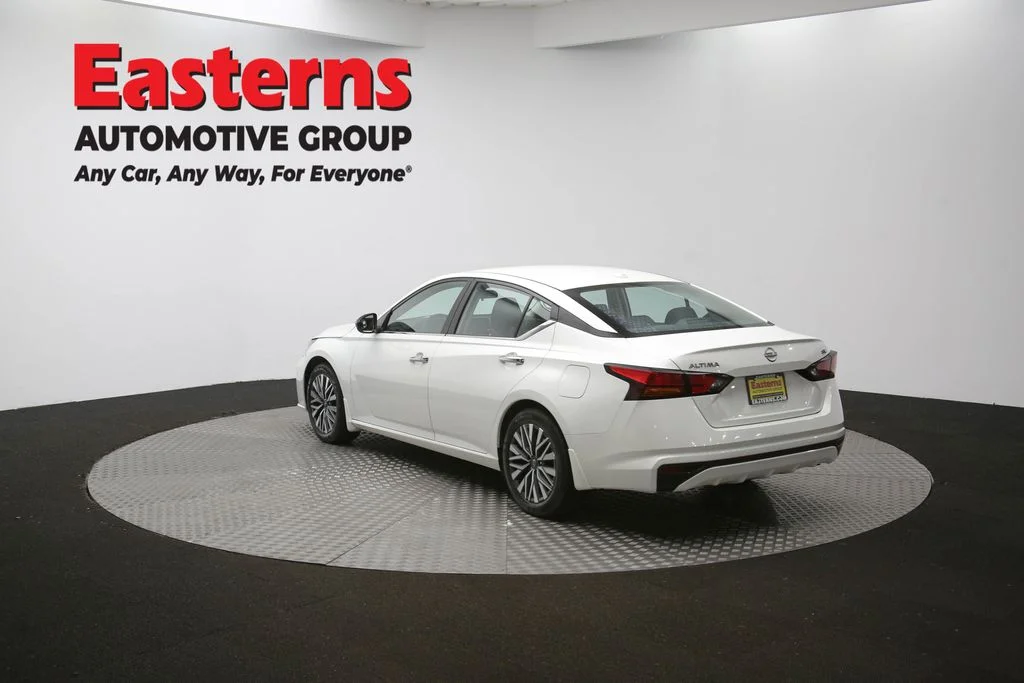 Used 2024 White Nissan 2.5 SV image 63
