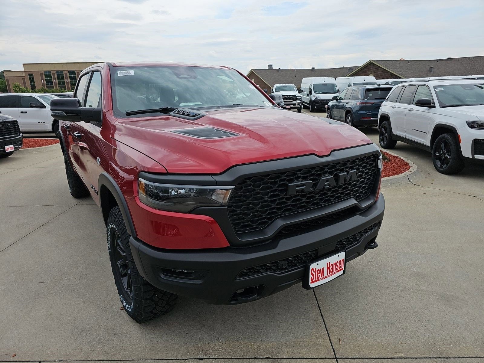 New 2026 Molten Red Pearlcoat Ram Rebel image 7