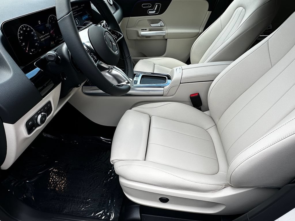 New 2026 Polar White Mercedes-Benz GLA 250 image 10