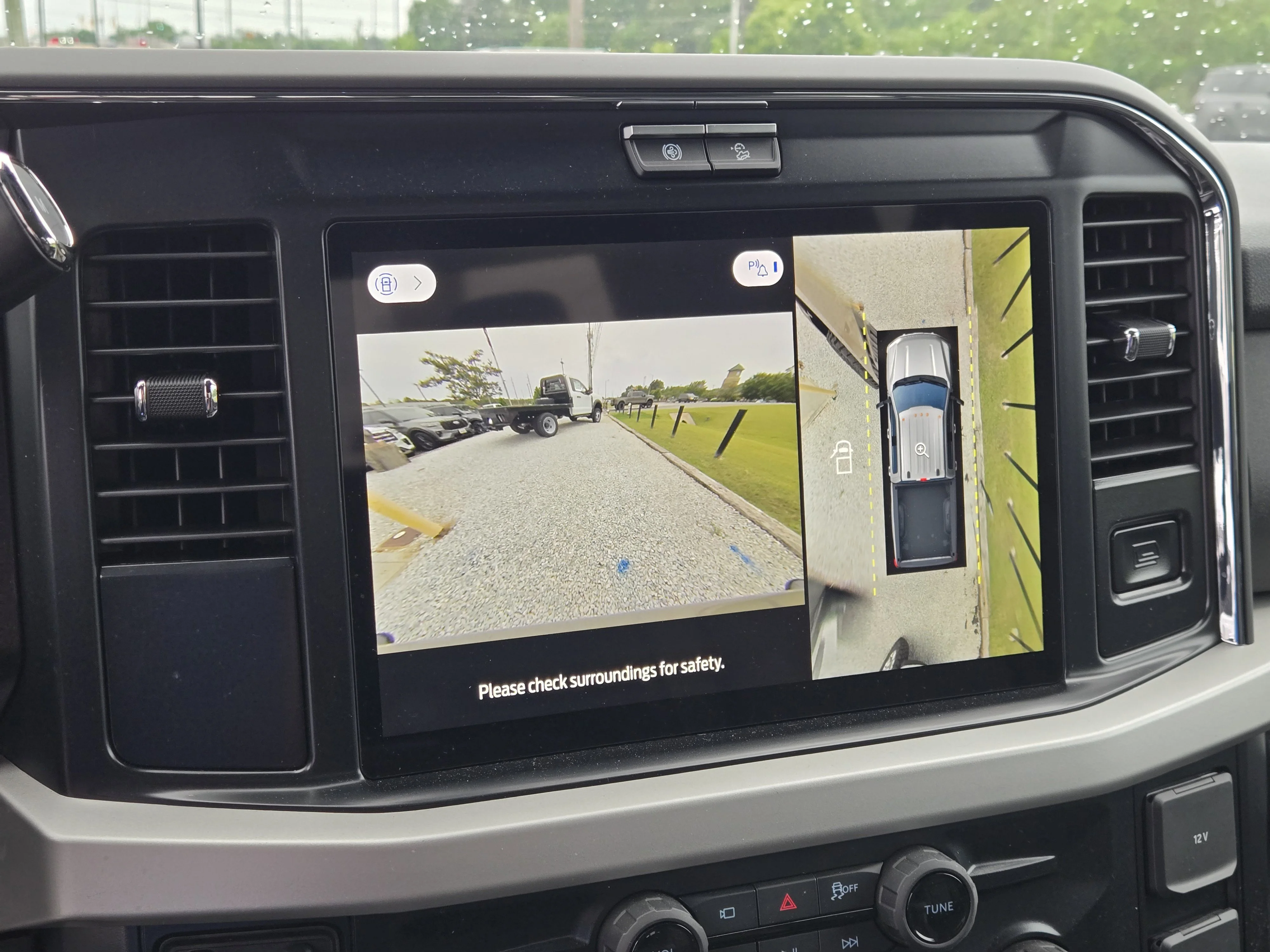 New 2026 Marsh Gray Ford XLT image 29