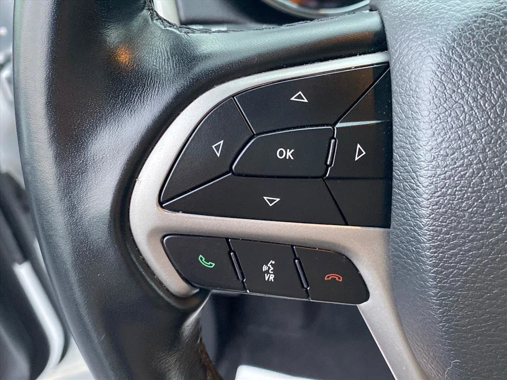 Used 2021 Bright White Clearcoat Jeep Laredo E image 17