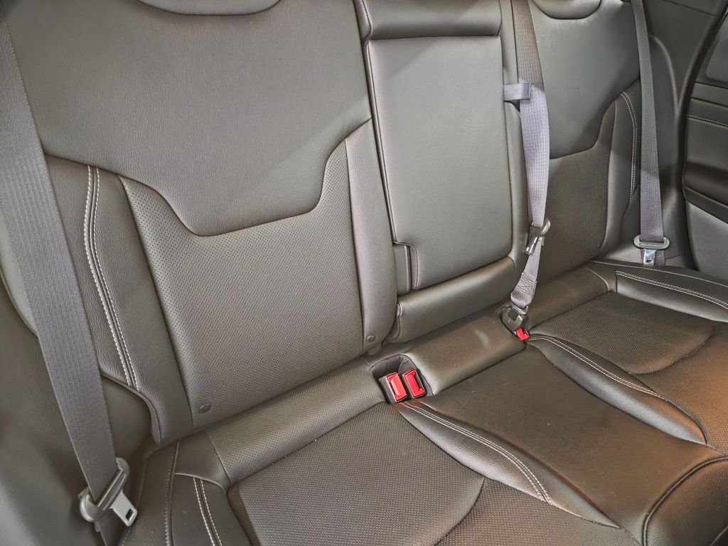 Used 2024 White Jeep Limited image 19
