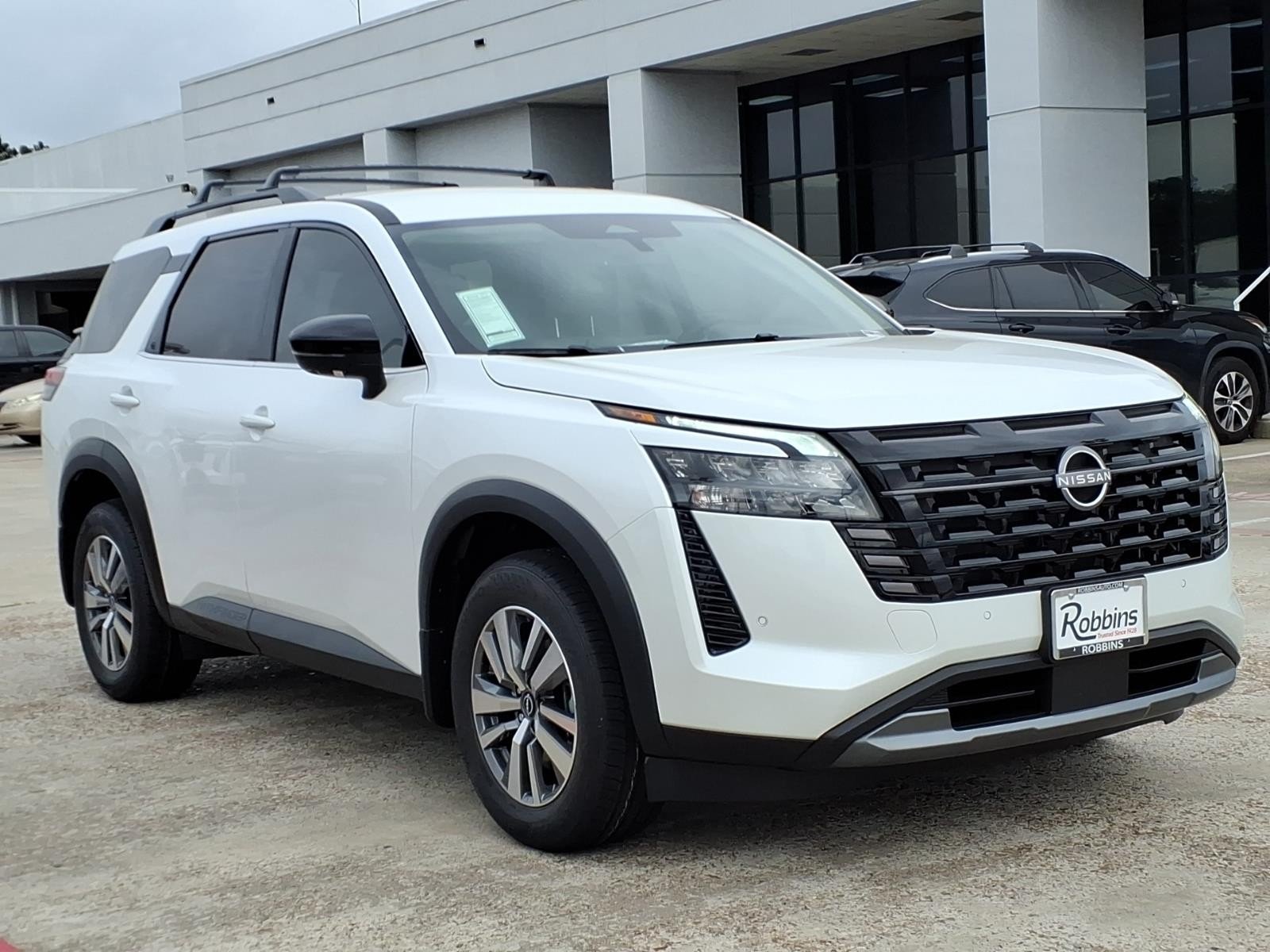2026 Nissan Pathfinder SL White at Robbins Nissan