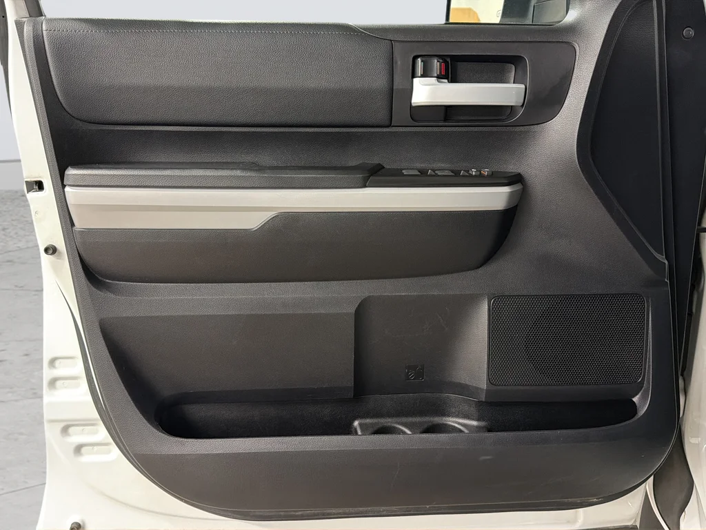 Used 2021 White Toyota SR5 image 11