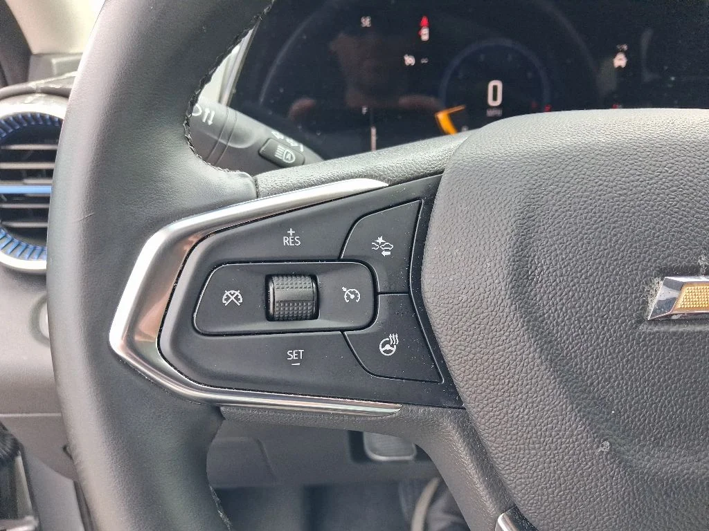 Used 2025 Gray Chevrolet LT image 26