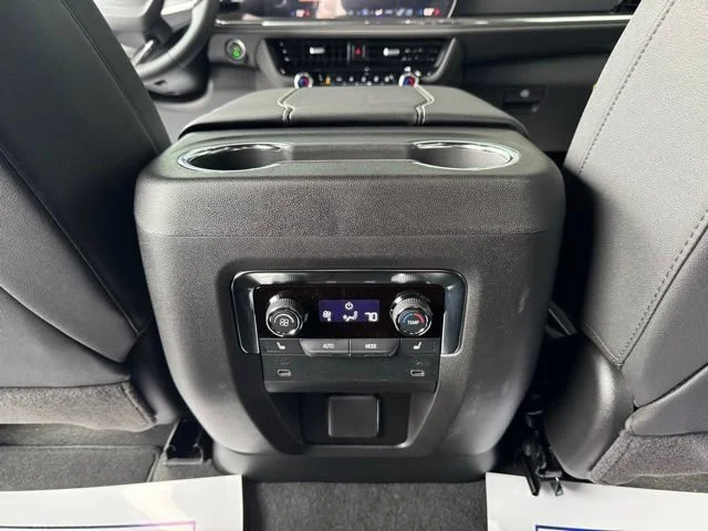 2026 Chevrolet Suburban Premier - Photo 29