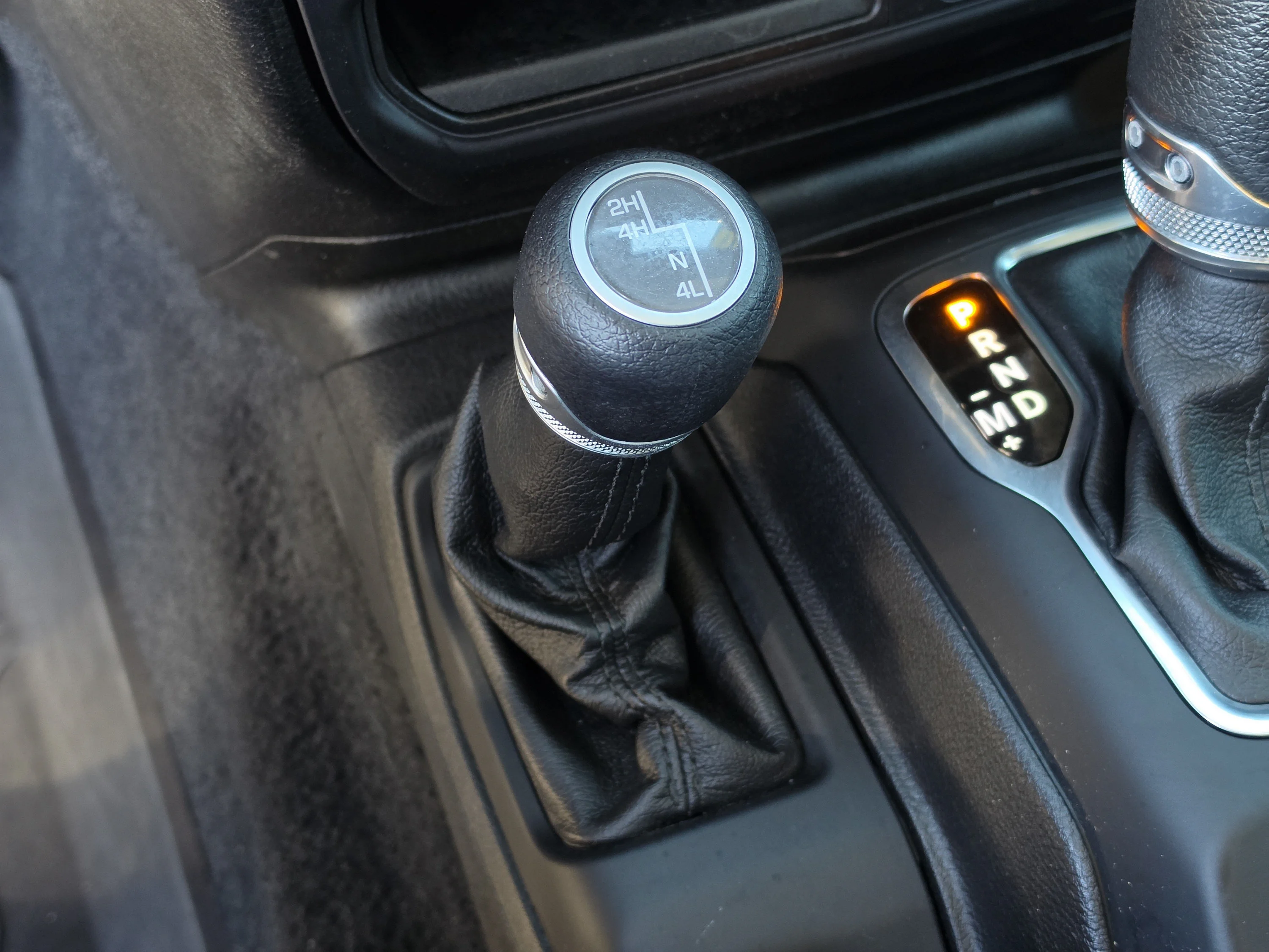 Used 2020 Sting-Gray Clearcoat Jeep Sport S image 31