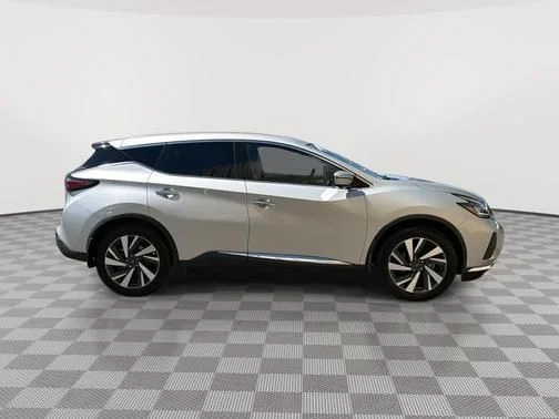 Certified Used 2023 Silver Nissan SL image 2