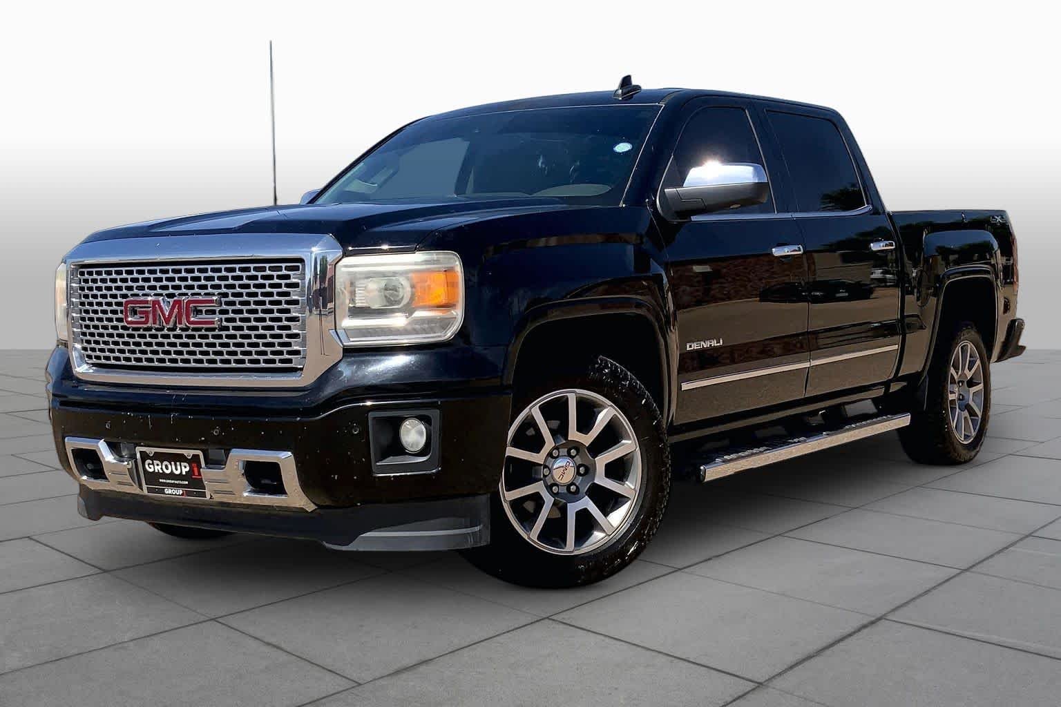 2015 GMC Sierra 4WD Crew Cab Short Box's photo