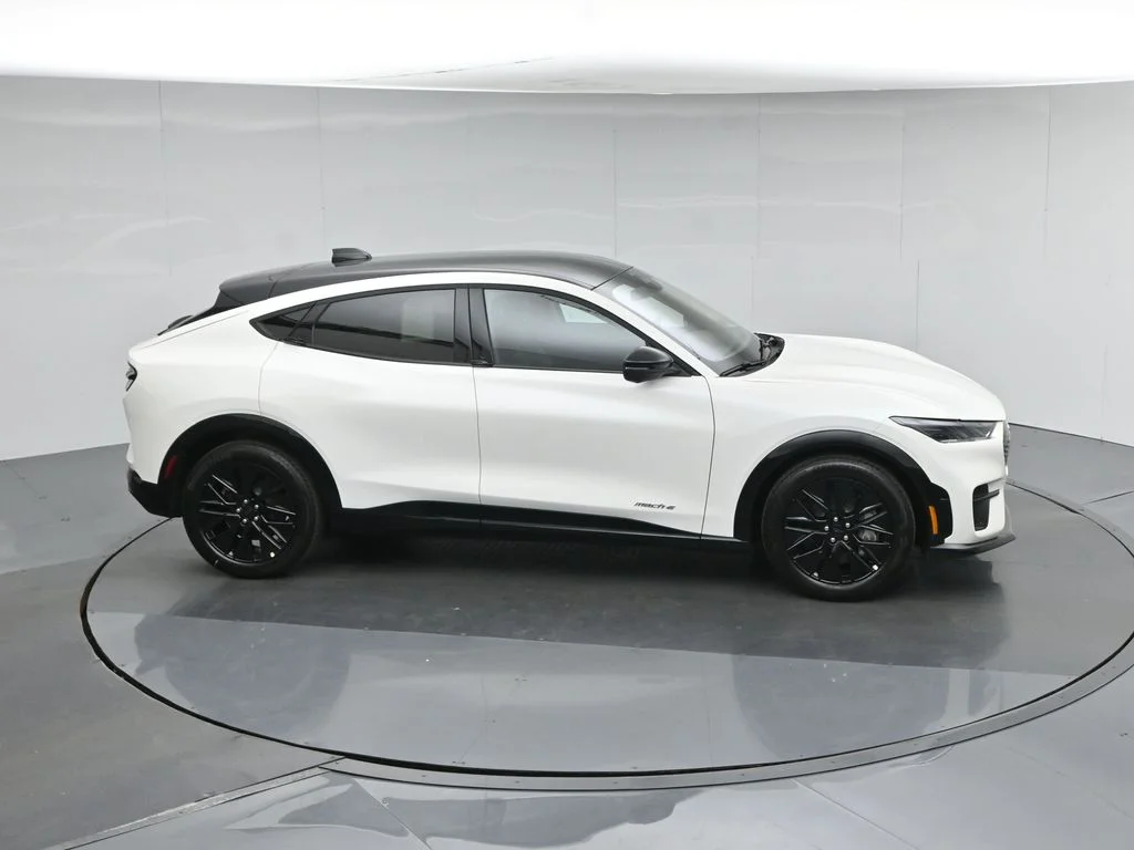 New 2026 Star White Metallic Tri-coat Ford Premium image 52