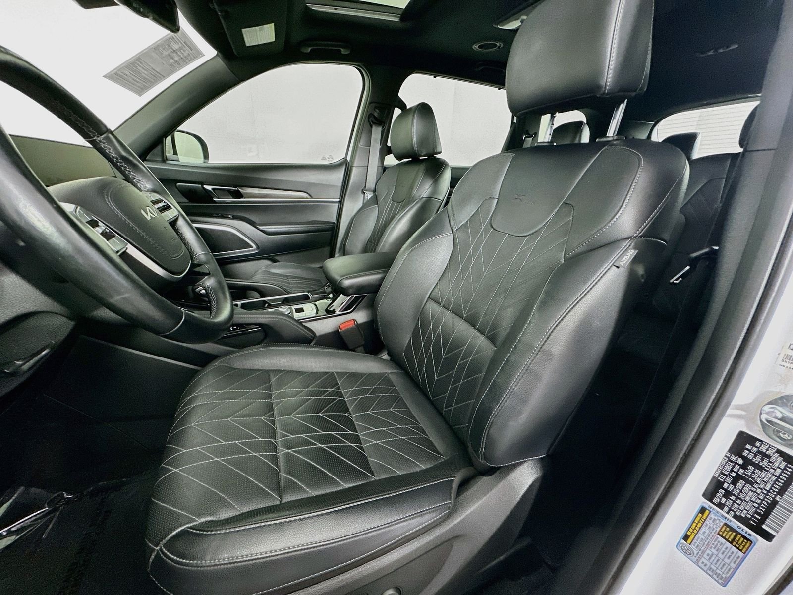 Used 2024 Glacial White Pearl Kia EX X-Line image 22