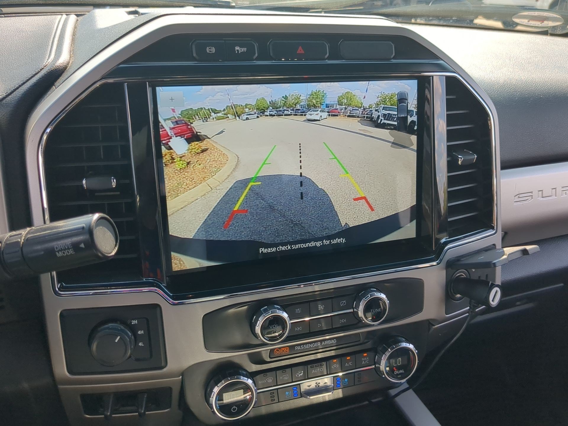 Used 2022  Ford XL image 16
