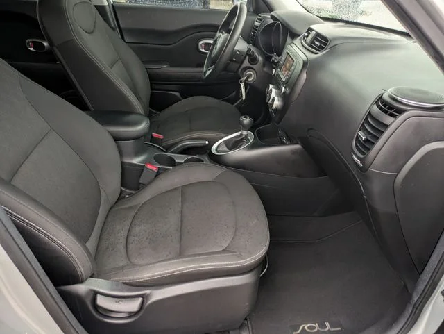 Used 2017 Silver Kia Base image 23