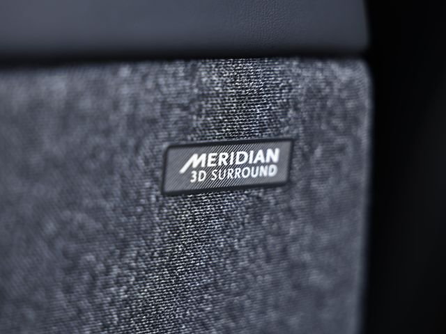 Used 2025 Carpathian Gray Premium Metallic Land Rover Dynamic SE image 30