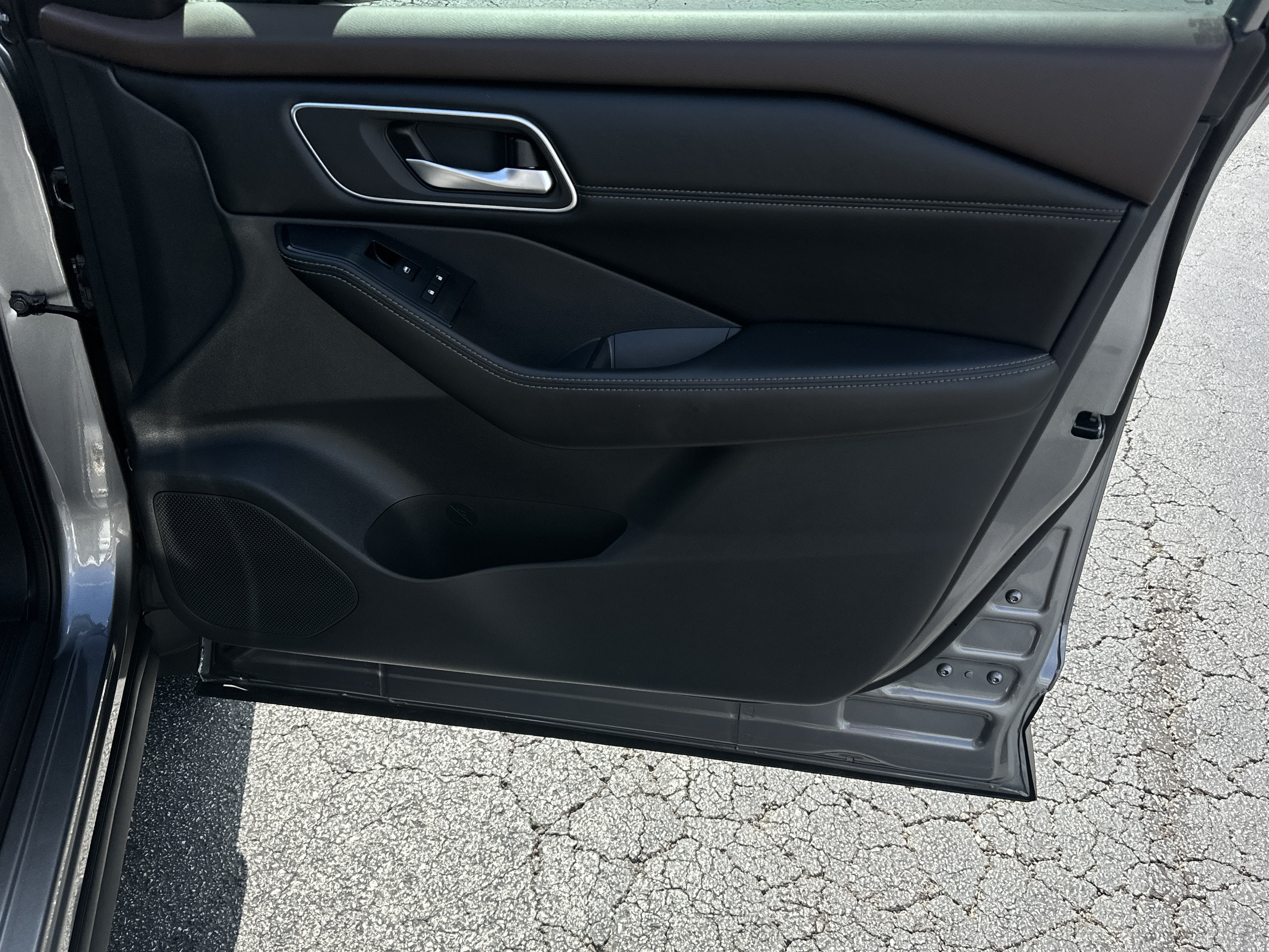 Used 2021 Gun Metallic Nissan SV image 14
