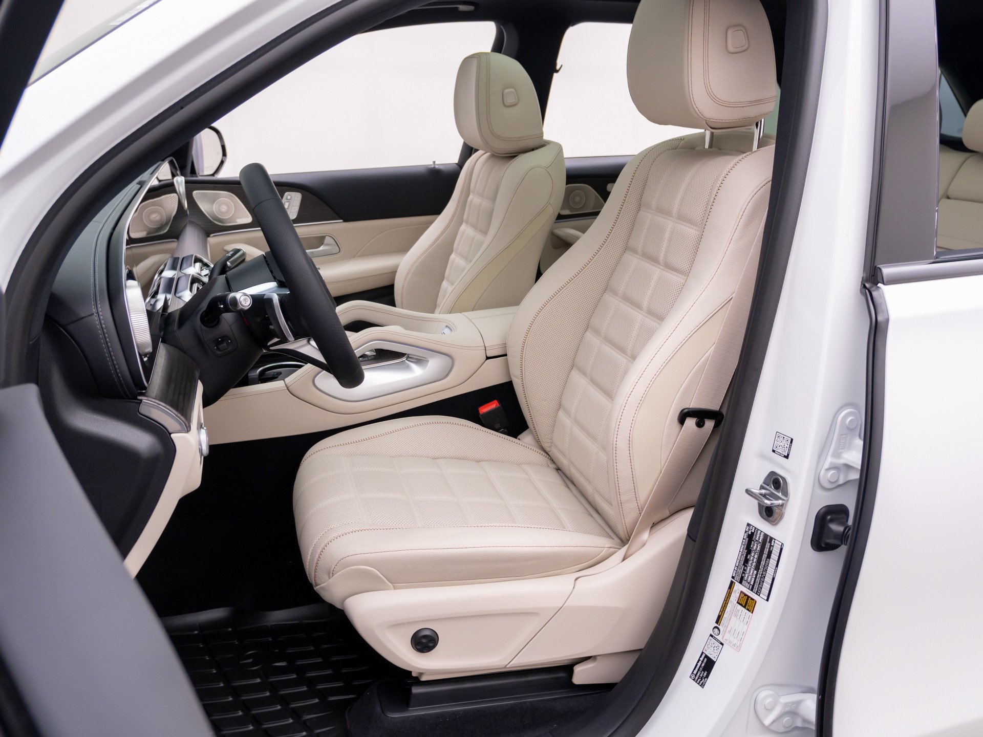 New 2027 White Mercedes-Benz GLE 450 image 18
