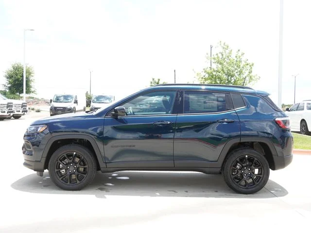 New 2026 Fathom Blue Pearl-Coat Exterior Paint Jeep Latitude image 6