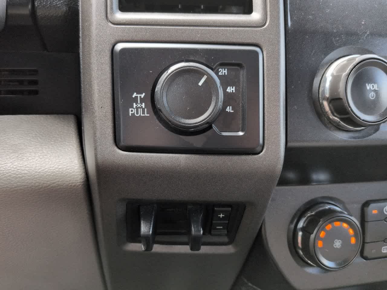 Used 2019 Oxford White Ford XL image 20