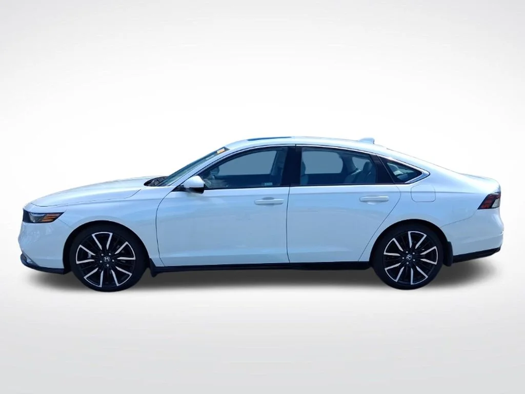Used 2024  Honda Touring image 10