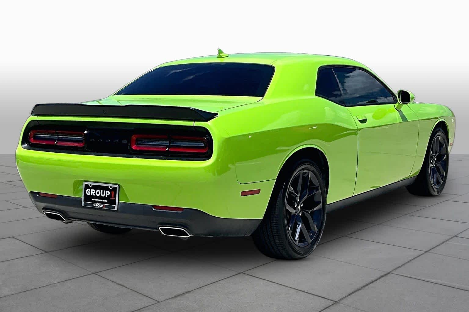 Used 2023 Sublime Metallic Clearcoat Dodge SXT image 12