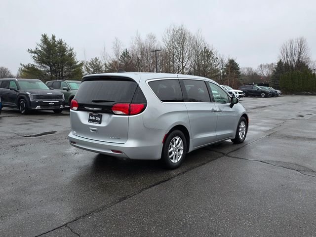 Used 2023 Silver Mist Clearcoat Chrysler LX image 8