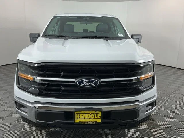 New 2026 Oxford White Ford XLT image 2