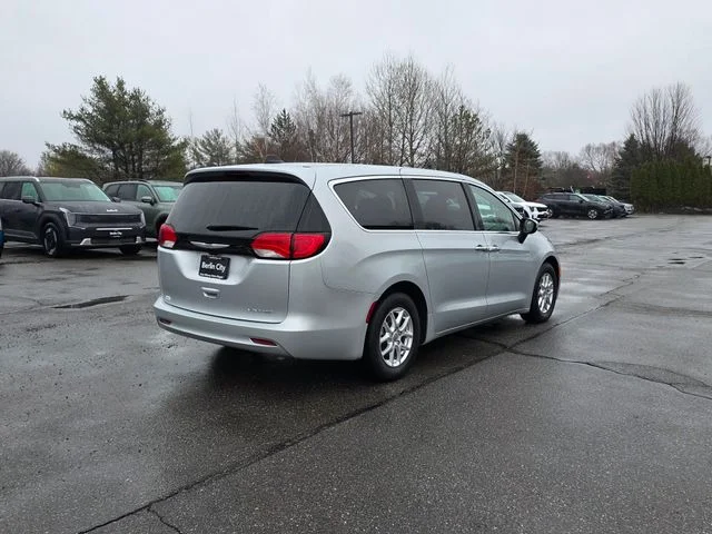 Used 2023 Silver Mist Clearcoat Chrysler LX image 8