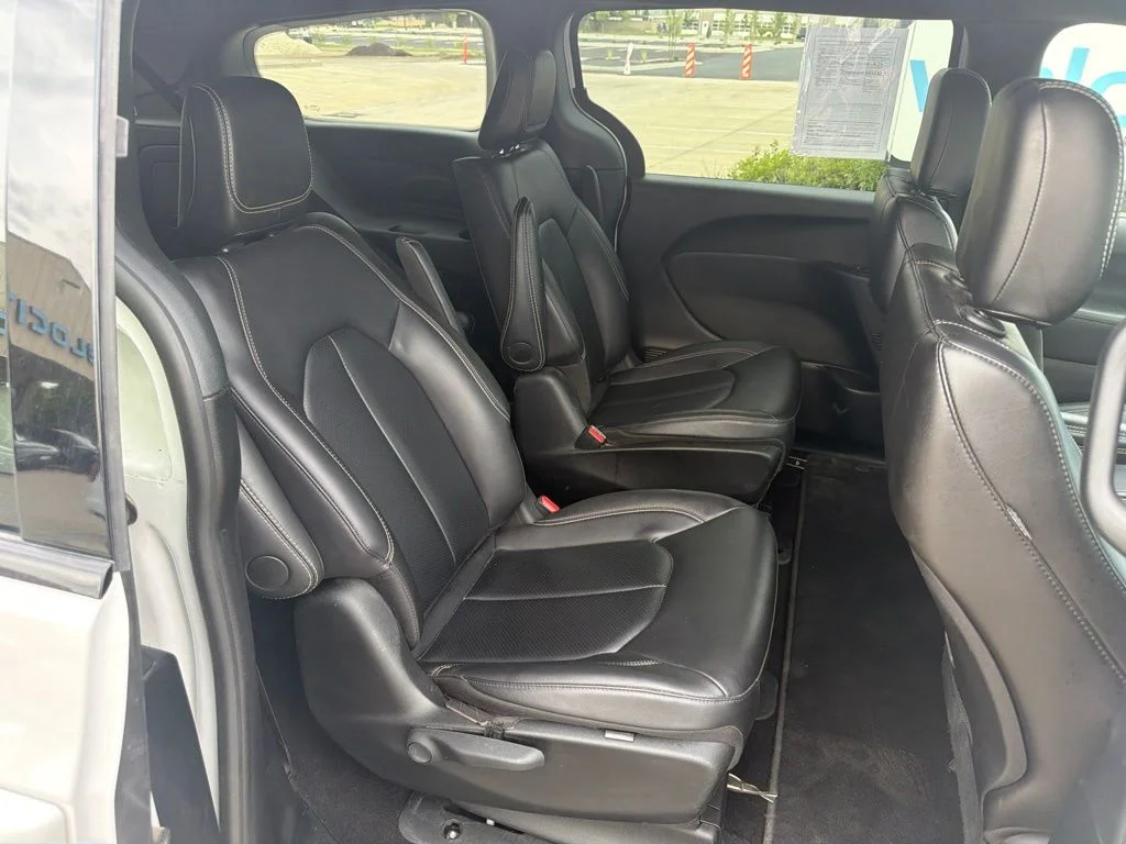 Used 2024 White Chrysler Select S Appearance image 18