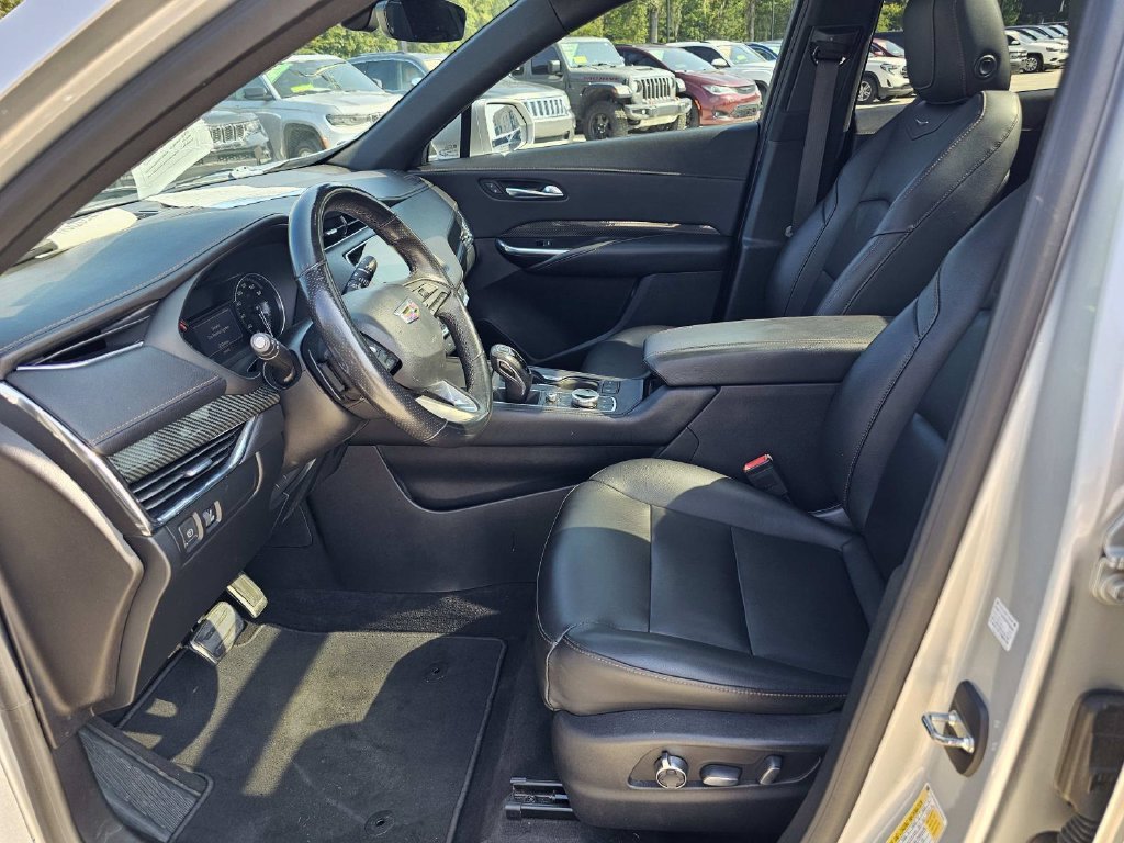 Used 2019 Silver Cadillac Sport image 21