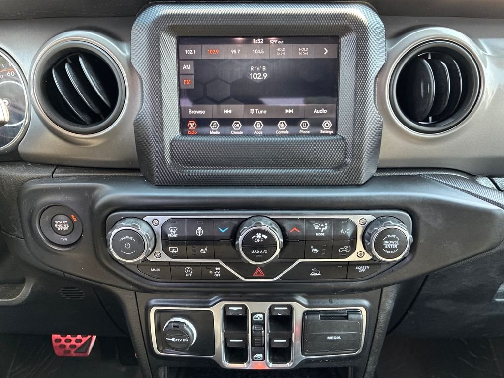 Used 2022 White Jeep Sport image 19