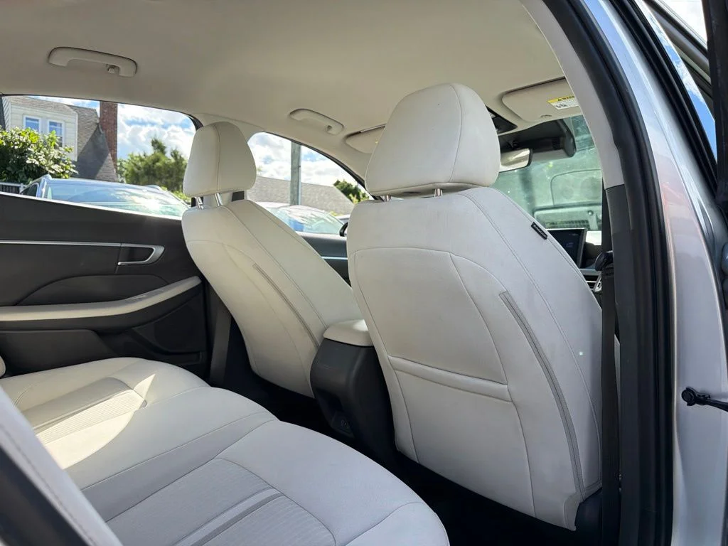 Used 2024 Silver Hyundai SEL image 19