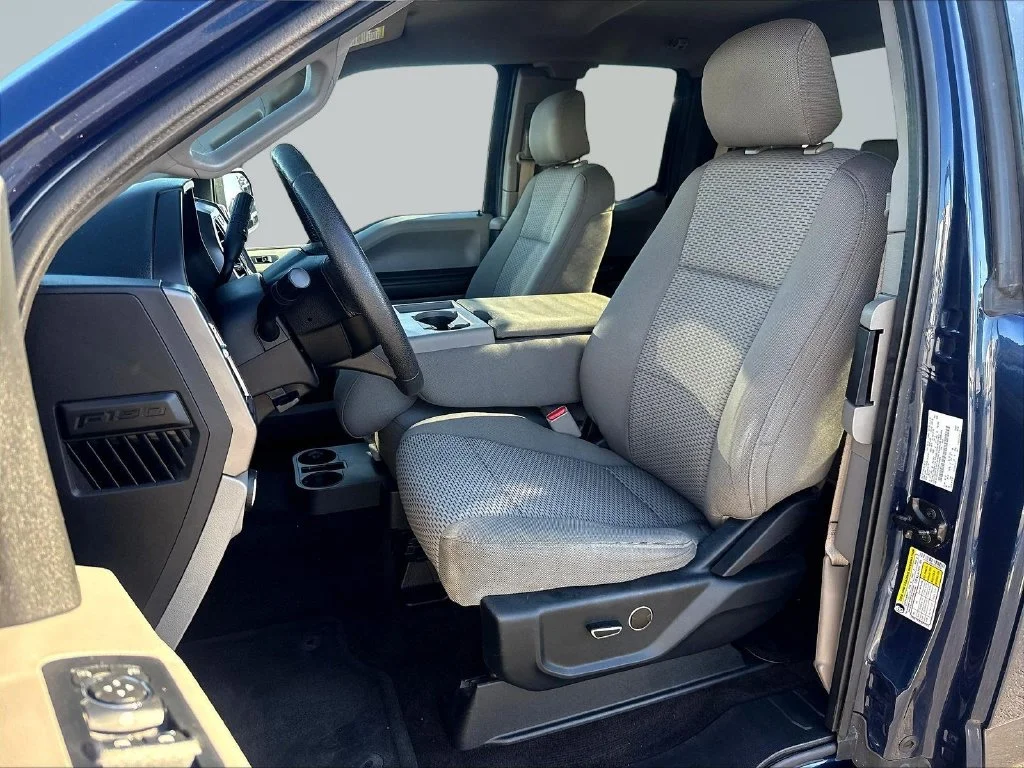 Used 2016 Blue Jeans Metallic Ford XLT image 26
