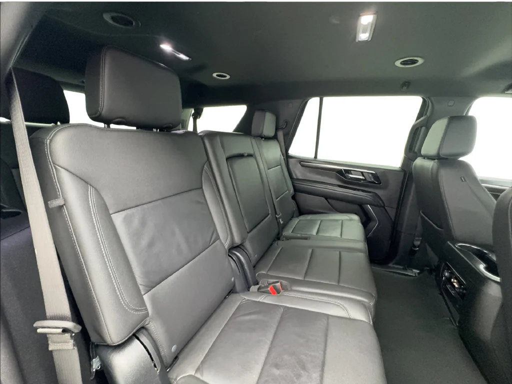 Used 2025 White Chevrolet LT image 35