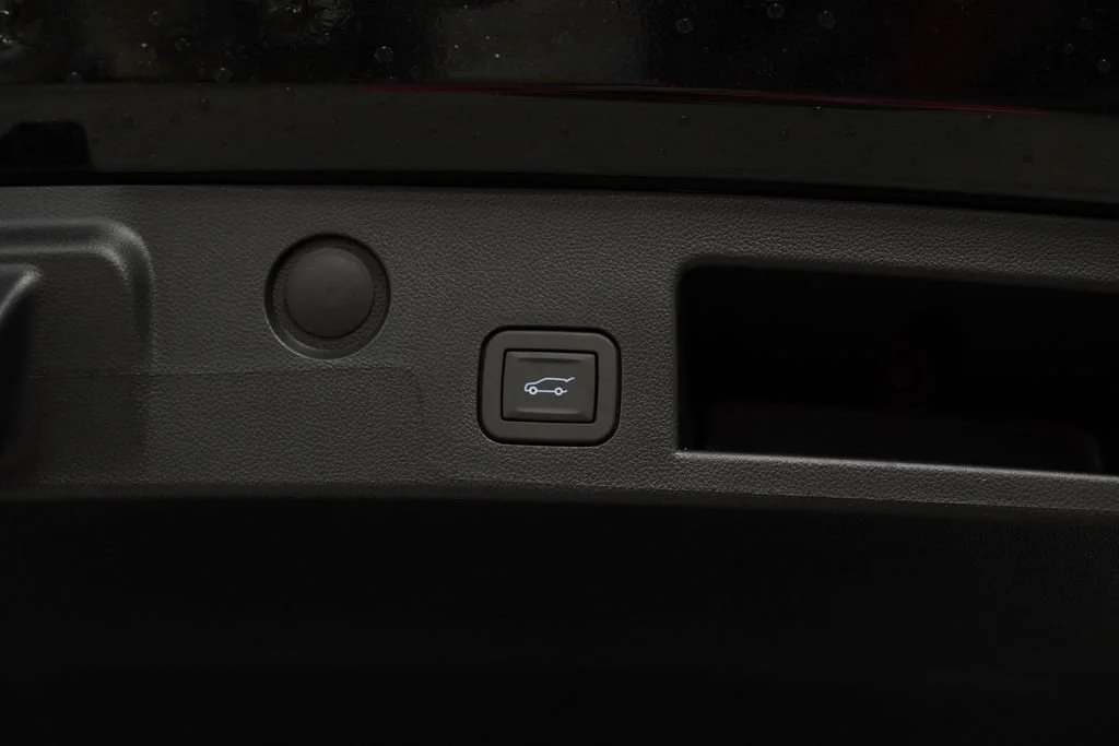 New 2026 Mosaic Black Metallic Chevrolet LT image 24
