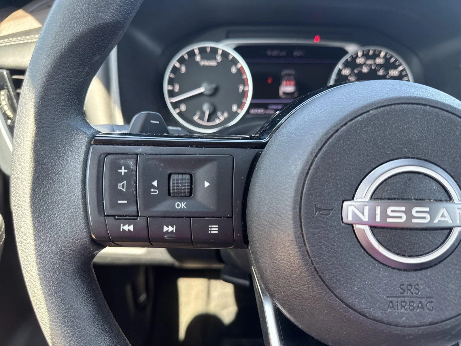 Used 2023 Pearl White Tricoat Nissan SV image 16
