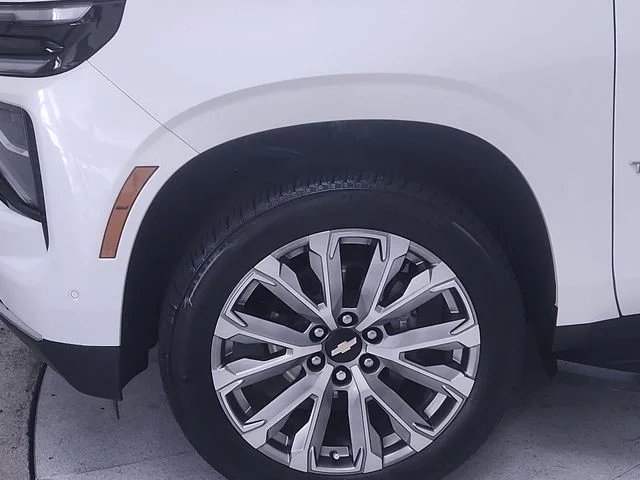Used 2025 Beige Chevrolet High Country image 10
