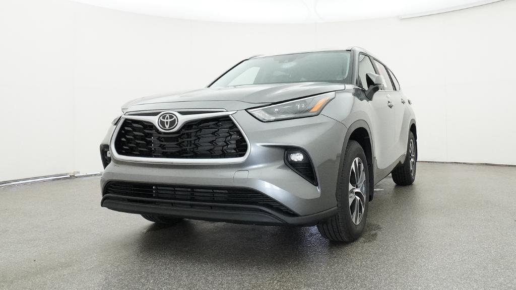 New 2026 Heavy Metal Toyota XLE image 12