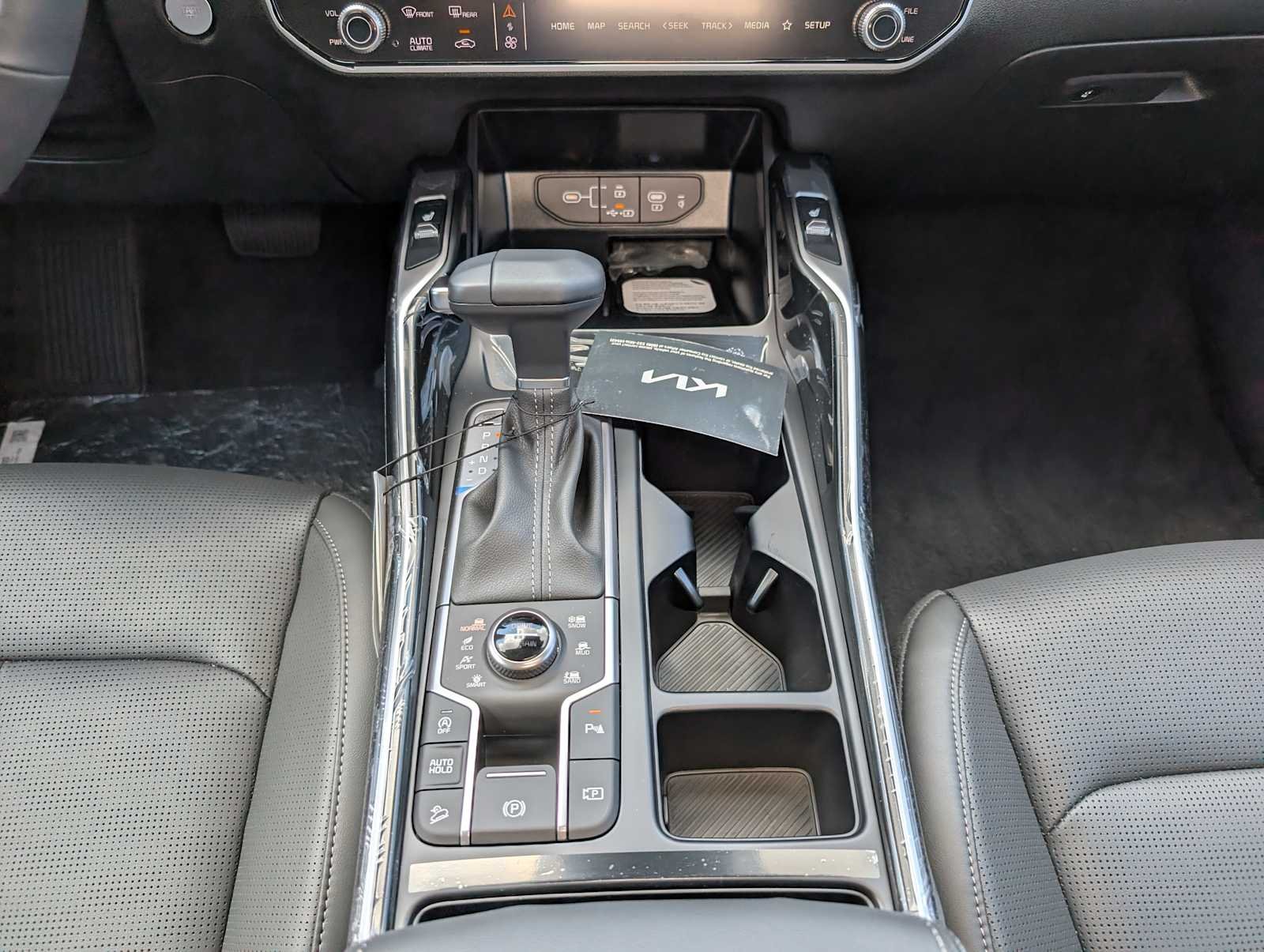 New 2026 Ivory Silver Kia S image 13