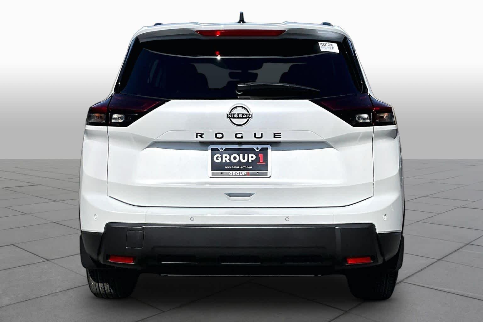 New 2026 Everest White Pearl Tricoat Nissan Dark Armor image 4