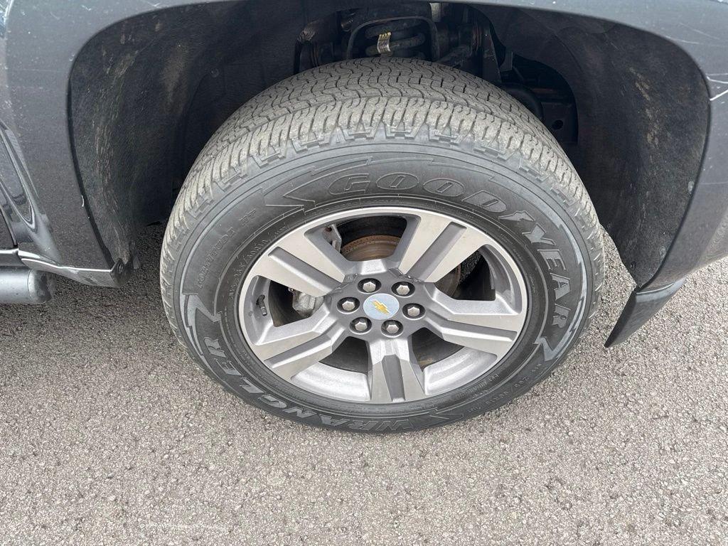 Used 2018 Graphite Metallic Chevrolet LT image 23