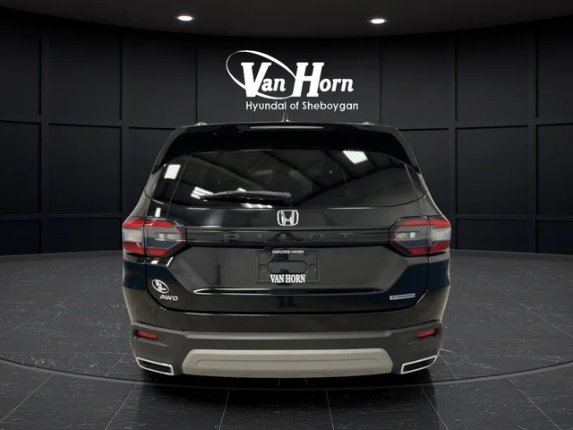 Used 2023 Crystal Black Pearl Honda Touring image 13