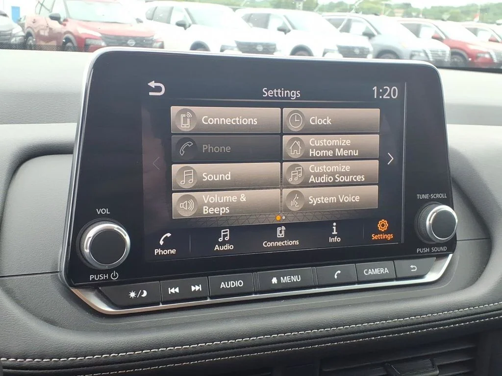 Used 2025 White Nissan S image 21