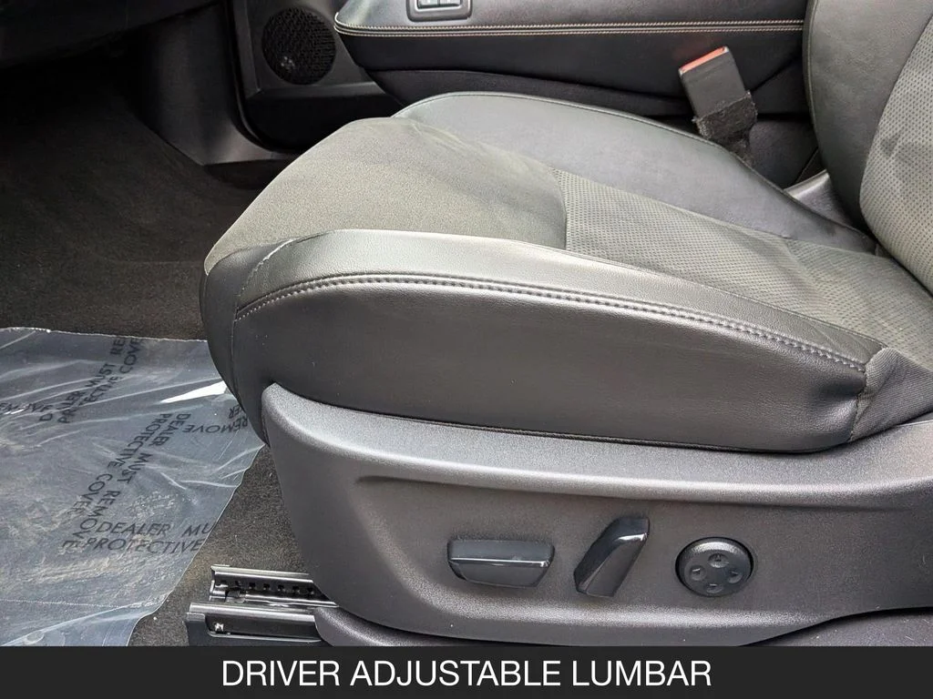 Used 2023 Brown Nissan PREMIERE image 16