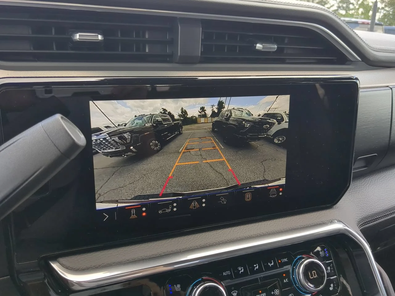 2026 GMC Sierra 3500HD Denali - Photo 20